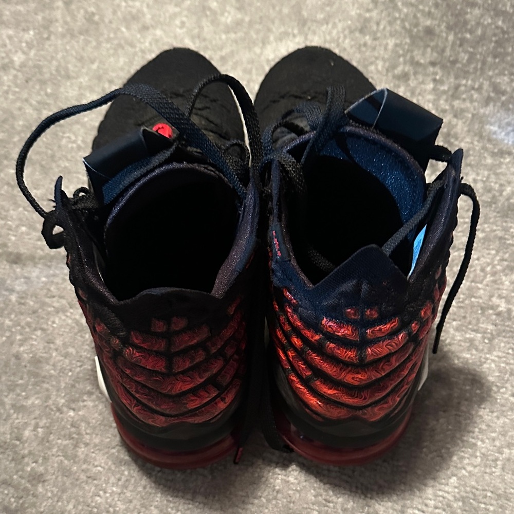 LEBRON 17 “INFRARED VI” - Picture 5 of 8